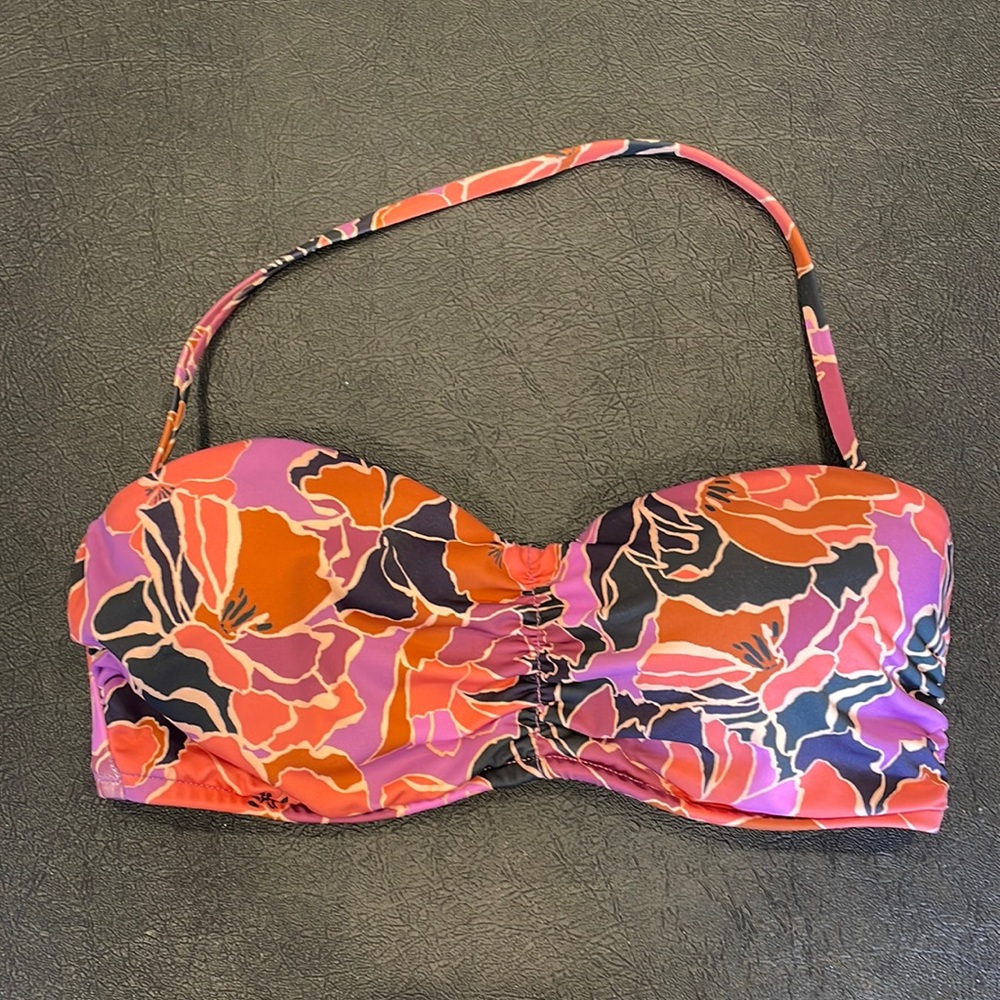 NWOT. VICTORIA SECRET Floral Push up Bandeau Top, Size 32c.